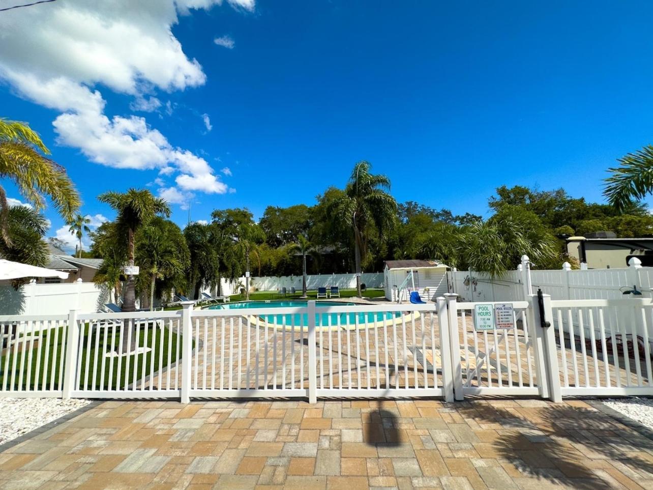 1K Bed Studio Apt With Shared Pool 06 Clearwater Buitenkant foto
