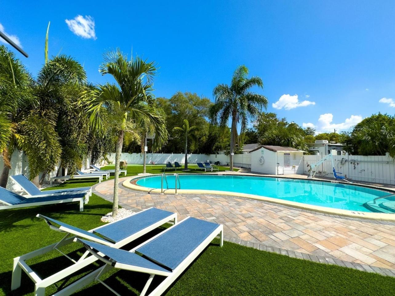 1K Bed Studio Apt With Shared Pool 06 Clearwater Buitenkant foto